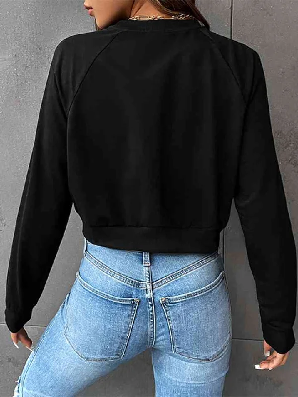 Round Neck Raglan Sleeve Heart Graphic Ladies Sweatshirt Hoodie with Emblem Brand Identity Round Neck Raglan Sleeve Heart Graphic Ladies Sweatshirt Hoodie with Emblem Brand Identity