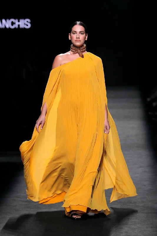 Asymmetrical neckline pleated dress with necklace Halter Neckline Beach