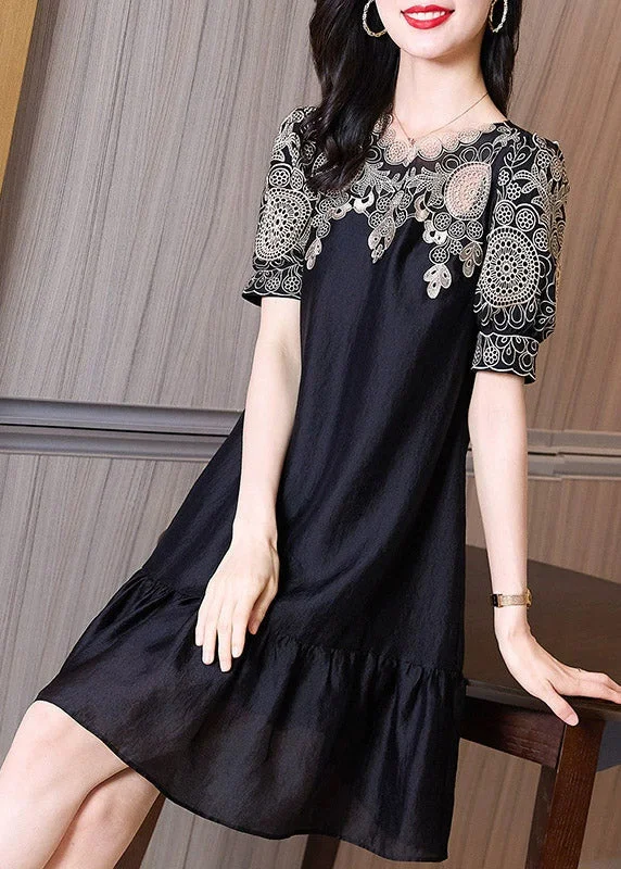 Chic Black Embroideried O-Neck Hollow Out Long Dresses Short Sleeve Tunics Designer luxury Chic Black Embroideried O-Neck Hollow Out Long Dresses Short Sleeve Tunics Designer luxury