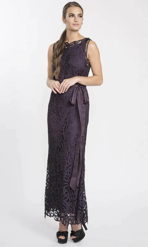 Soulmates D1312 - Sleeveless Lace Bateau Neck Long Dress Tunics Solid Classic