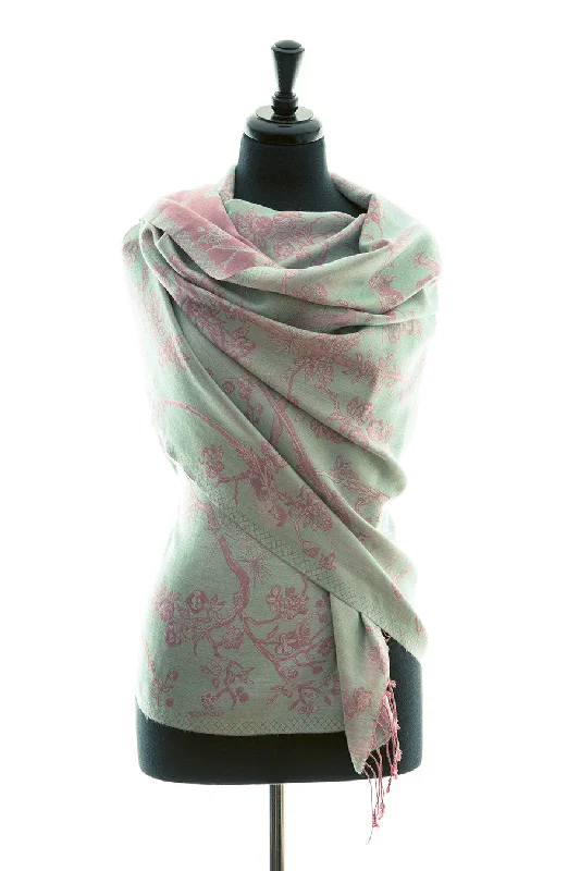 Shawl in Baroque Cozy Chunky Knit Shawl